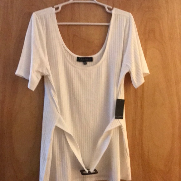 Woman’s top - Picture 1 of 2